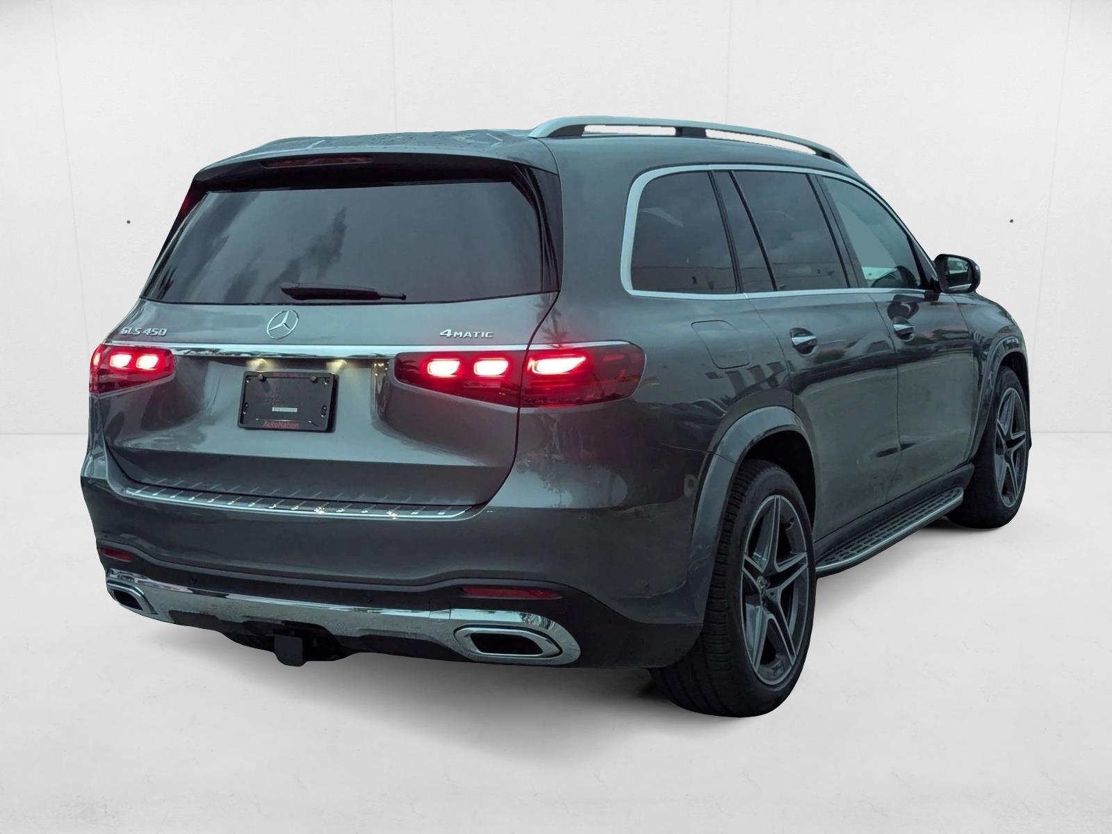 2026 Mercedes Benz GLS 450 4MATIC photo 2
