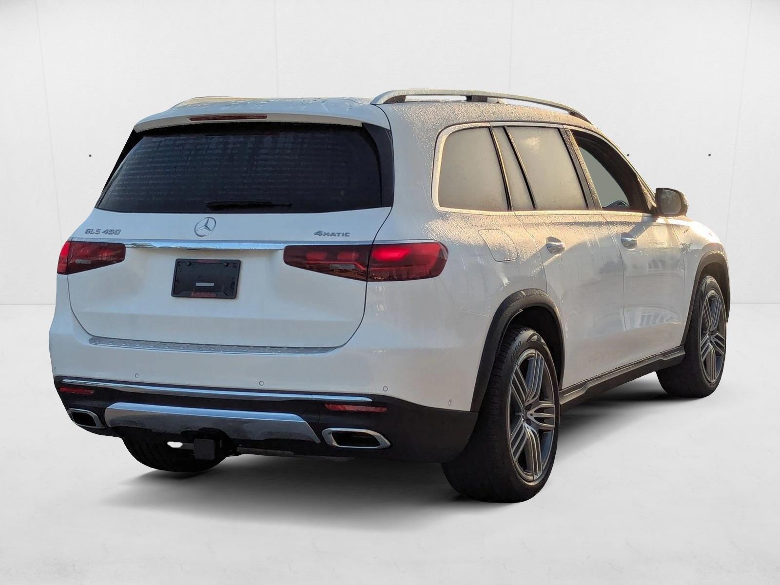 2025 Mercedes Benz GLS 450 4MATIC photo 2