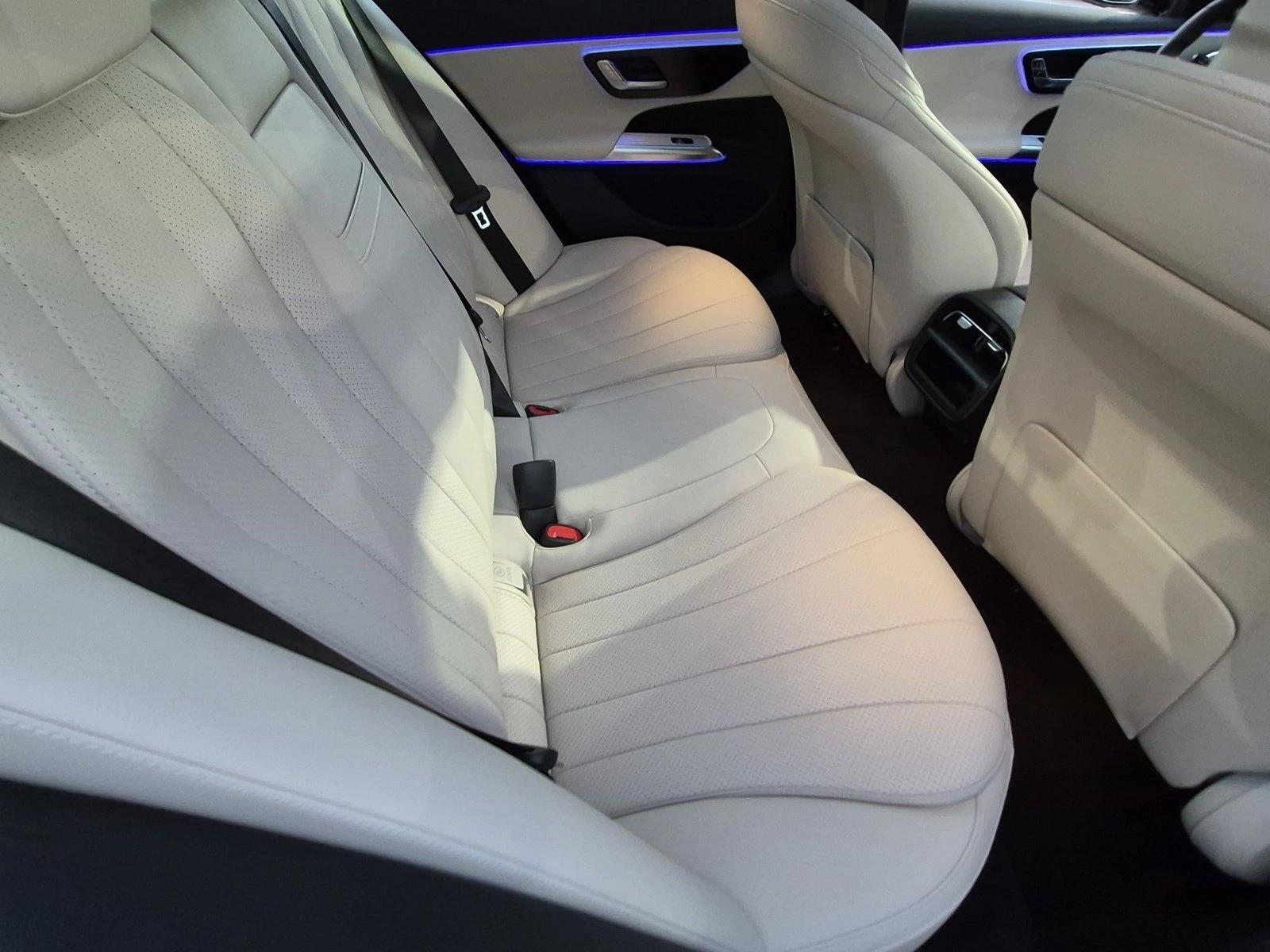 2026 Mercedes-Benz E-Class E350 - Photo 21