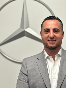 Staff member Yunier Guerra from ID_881998a6bb4a