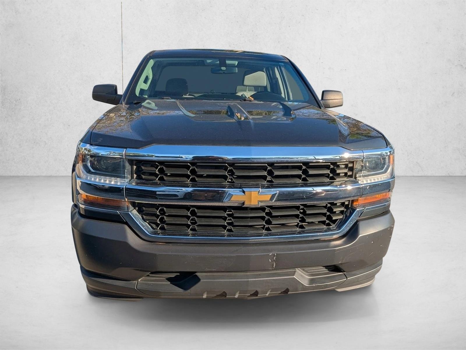 2018 Chevrolet Silverado 1500 photo 2