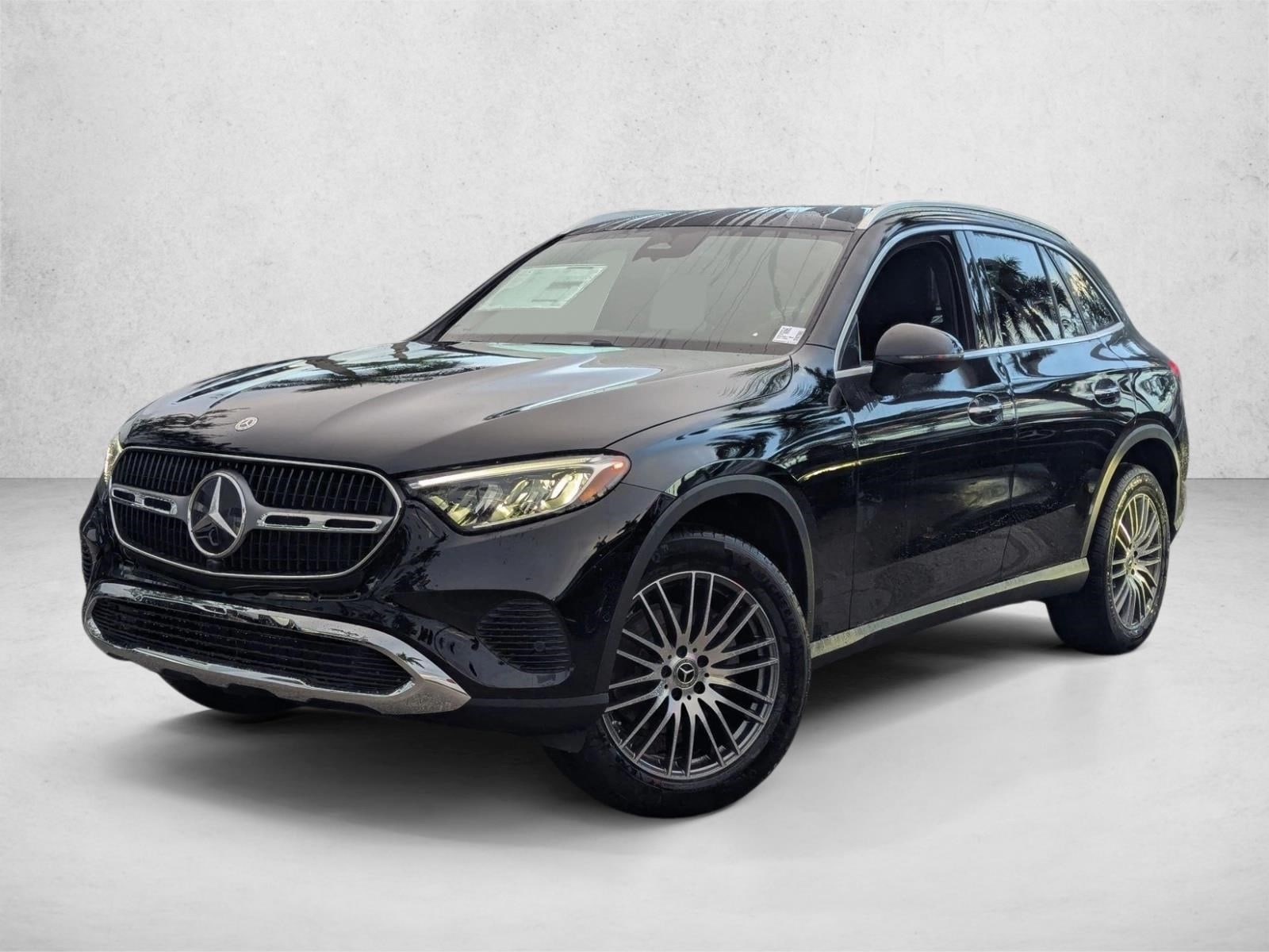 2026 Mercedes-Benz GLC Base's photo