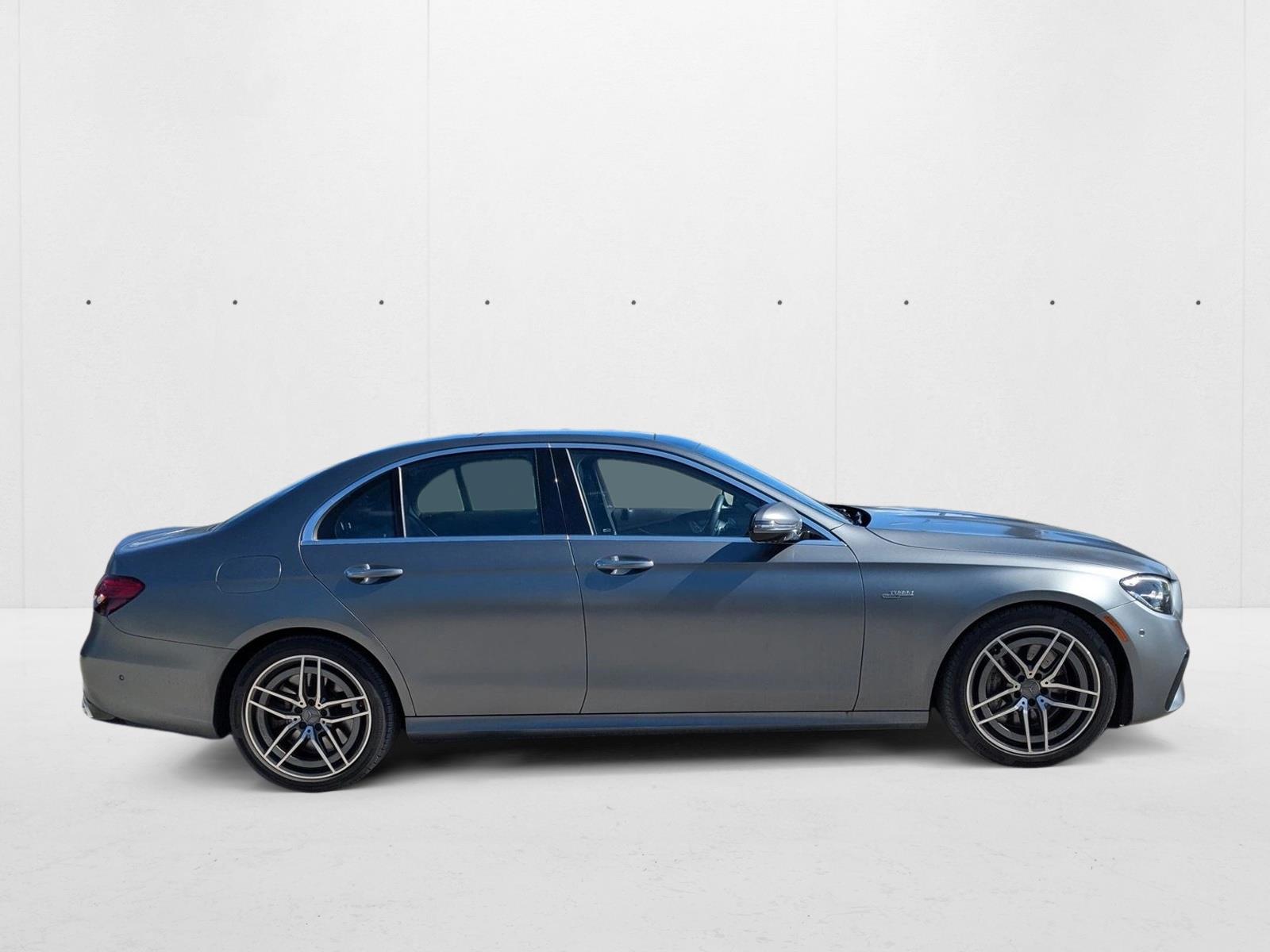 2022 Mercedes Benz E 4MATIC Sedan photo 4