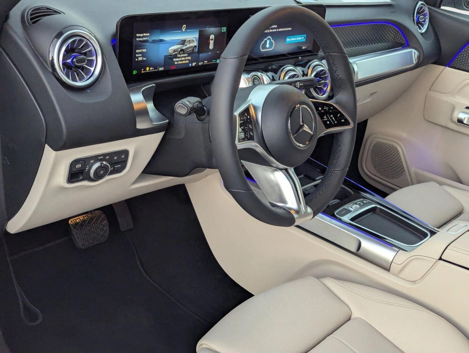 2025 Mercedes Benz GLB 250 photo 3