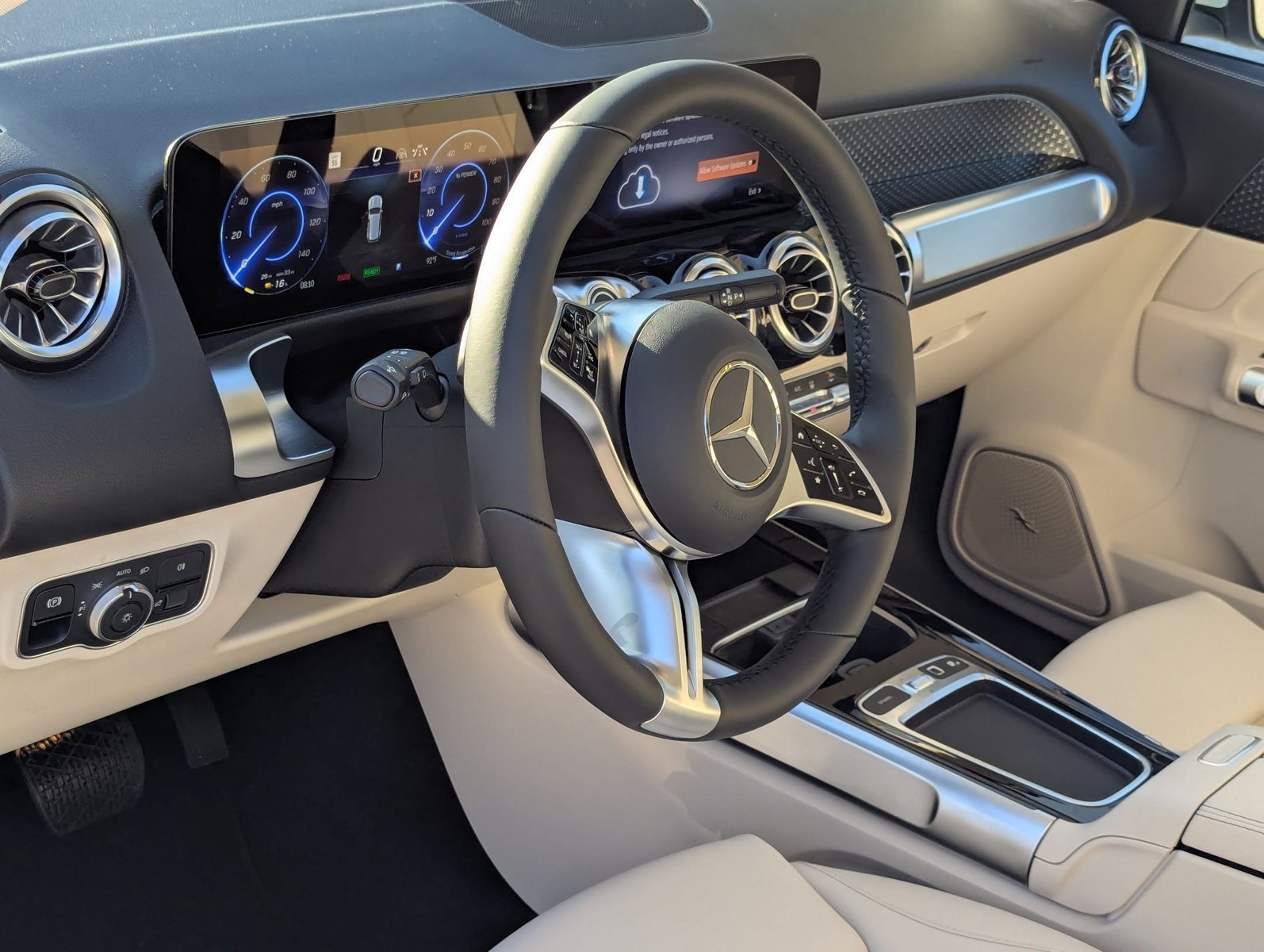 2025 Mercedes Benz EQB 300 4MATIC photo 3