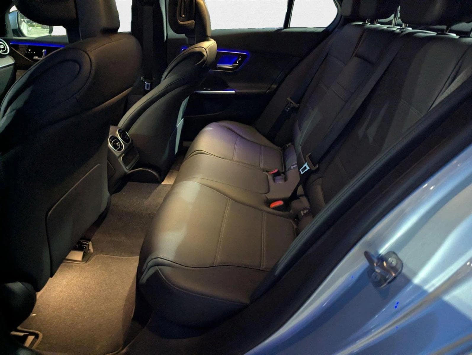 2025 Mercedes-Benz C-Class Sedan C 300 - Photo 13