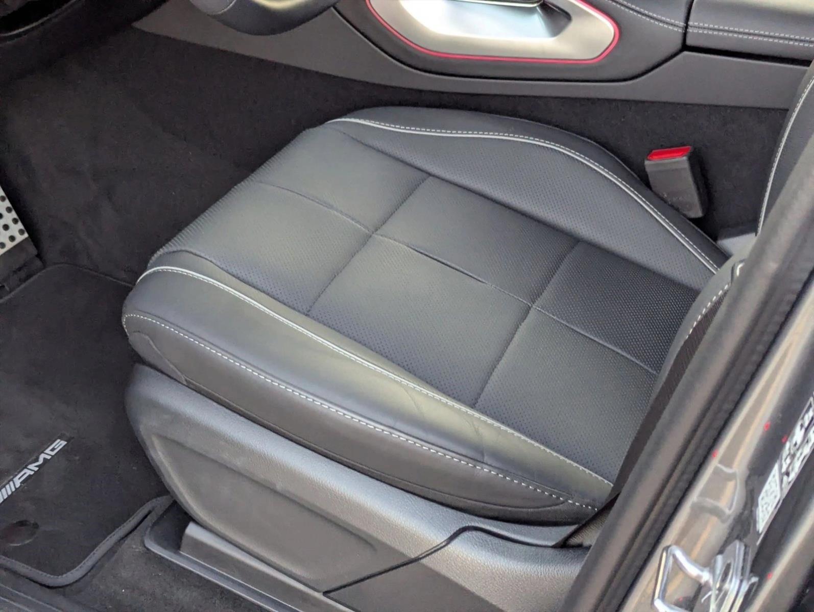 2025 Mercedes Benz GLS 450 4MATIC photo 4