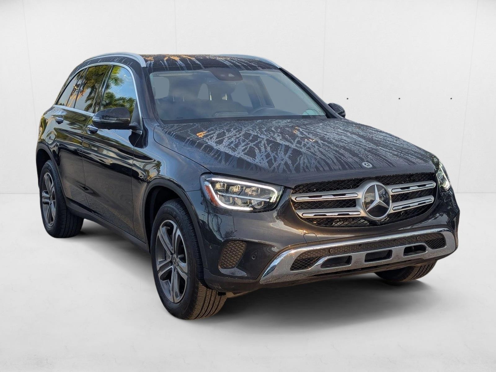 2022 Mercedes Benz GLC 300 photo 2