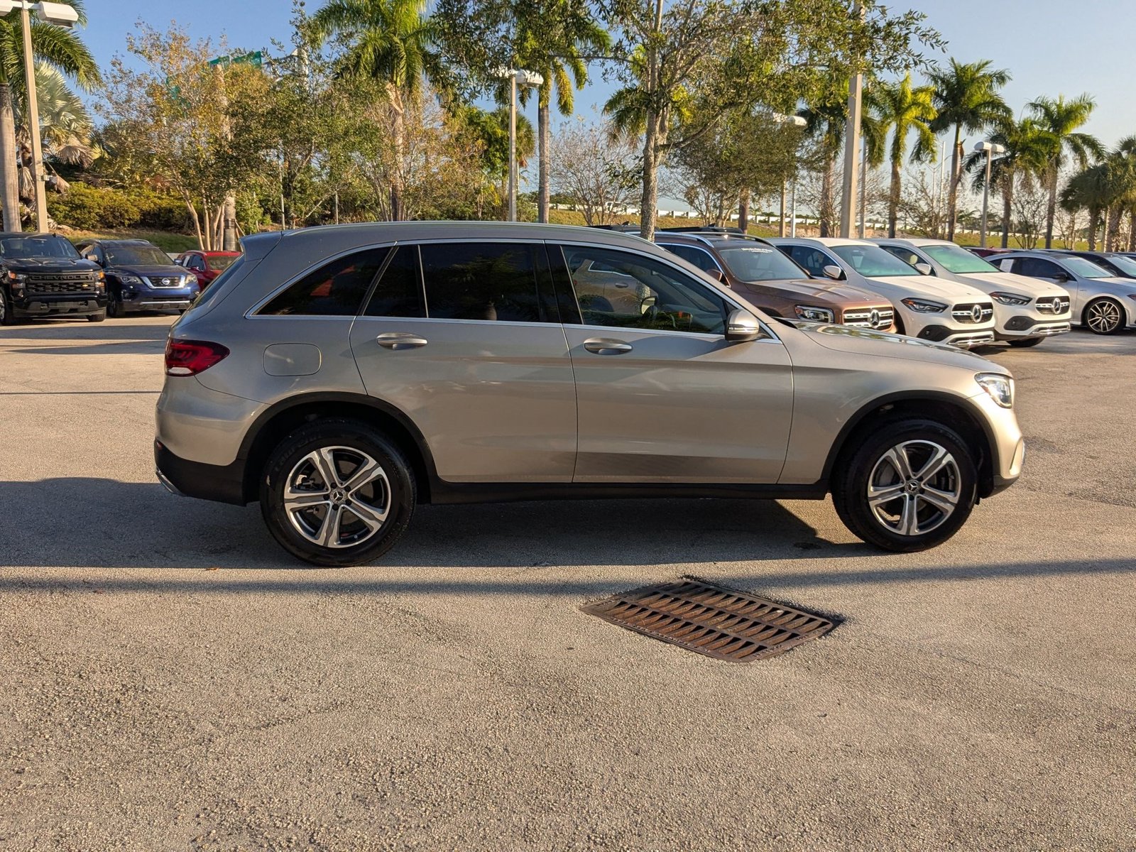 2020 Mercedes Benz GLC 300 photo 3
