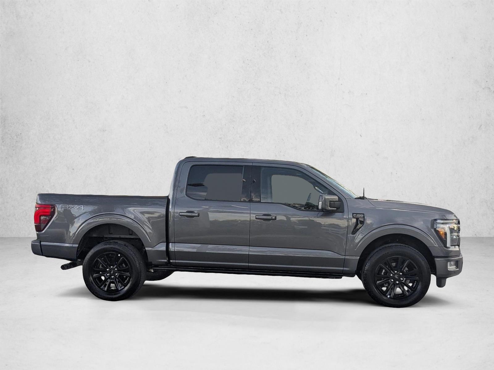 2024 Ford F-150 Platinum photo 4