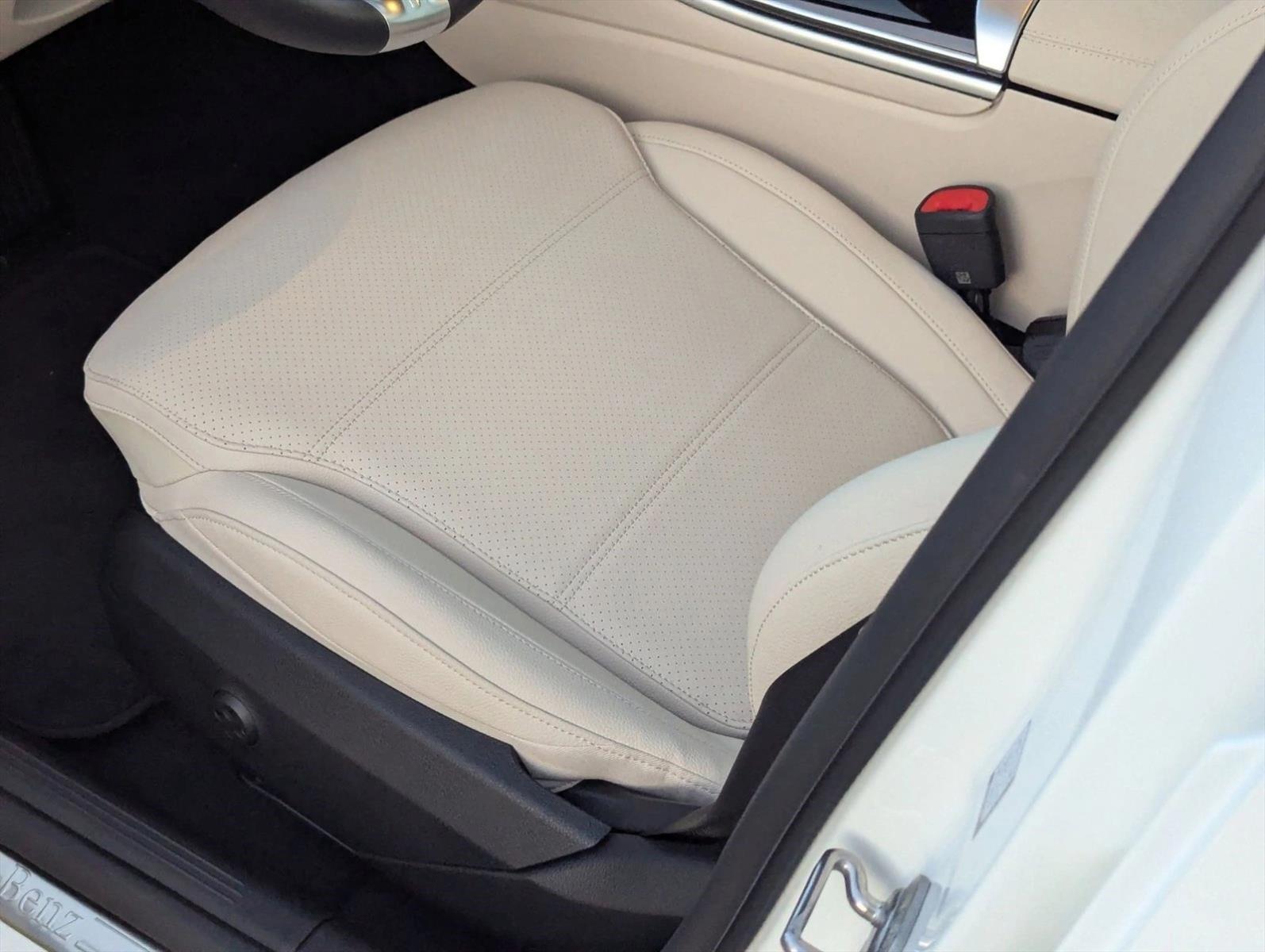 2025 Mercedes Benz C 300 Sedan photo 3