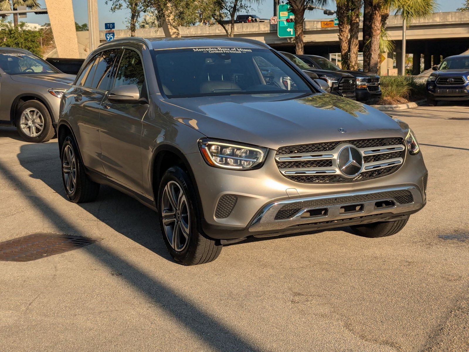 2020 Mercedes Benz GLC 300 photo 2