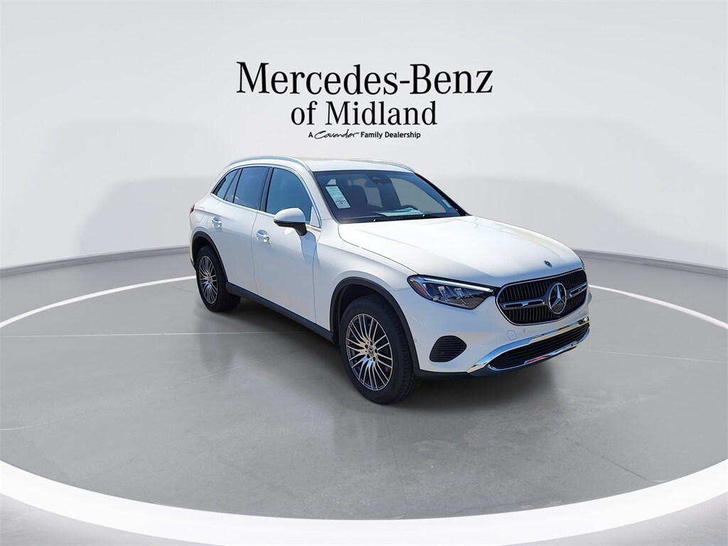 2026 Mercedes Benz GLC 300 photo 2