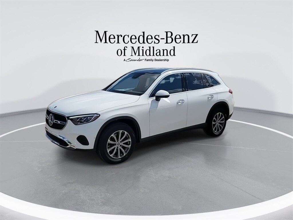 2026 Mercedes Benz GLC 300 photo 4