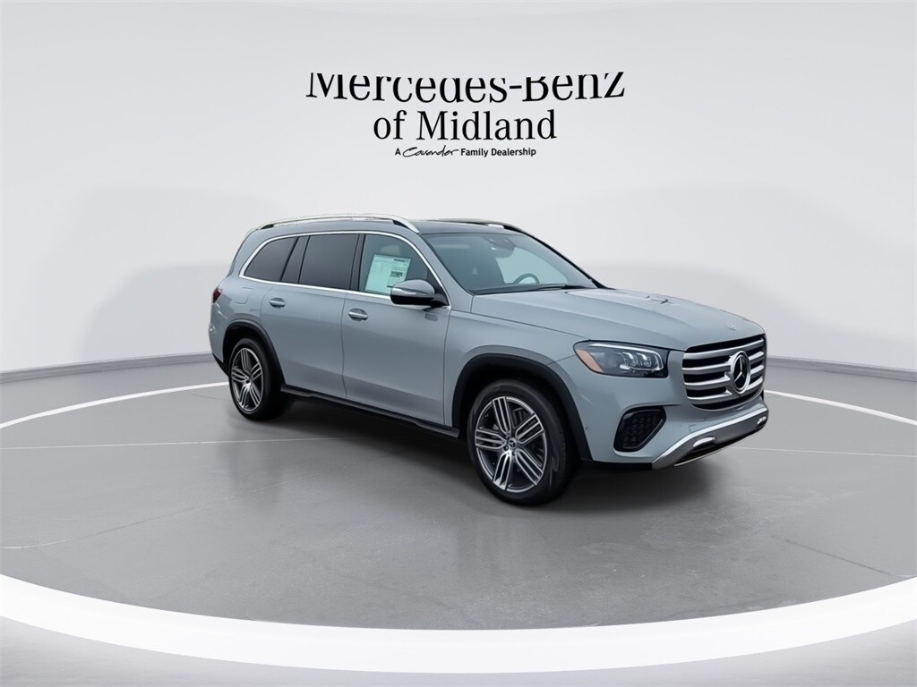2025 Mercedes Benz GLS 450 4MATIC photo 2
