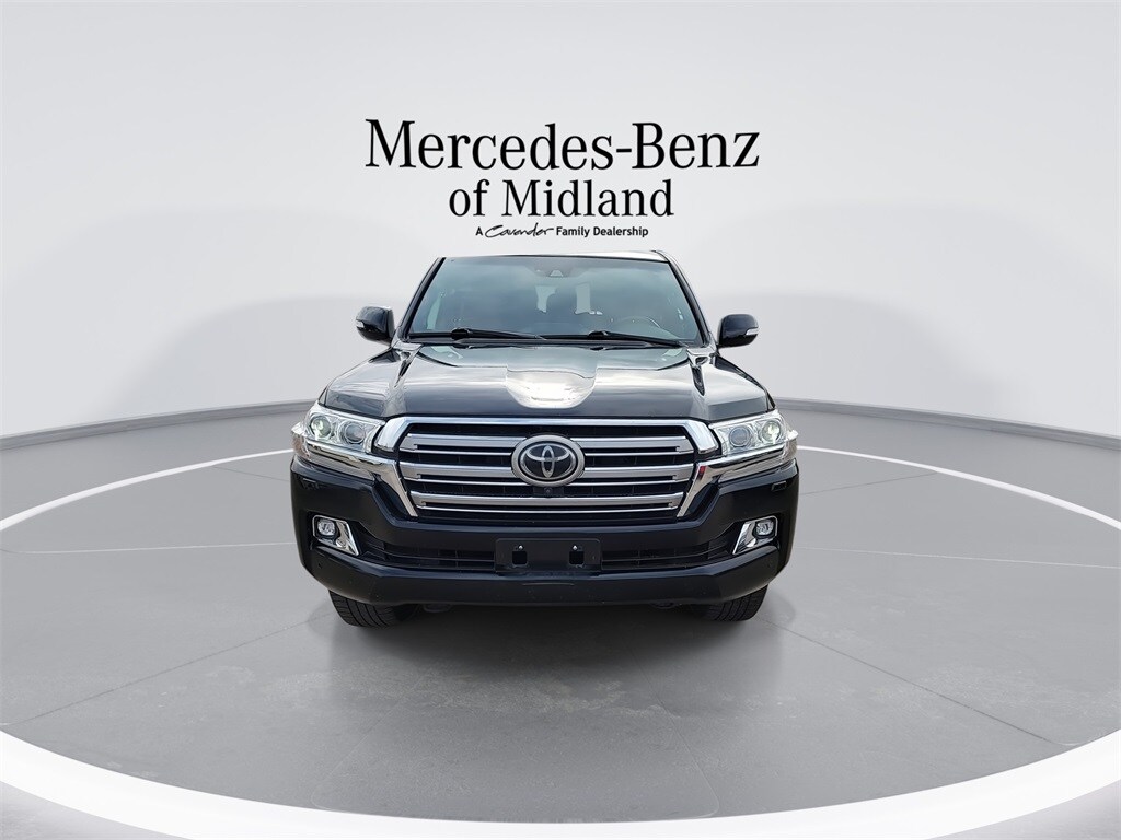 2019 Toyota Land Cruiser Base photo 3