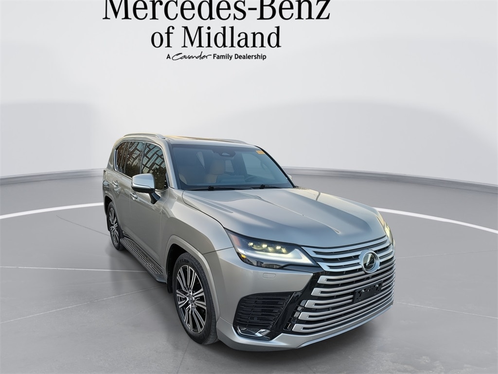 2025 Lexus LX Luxury's photo