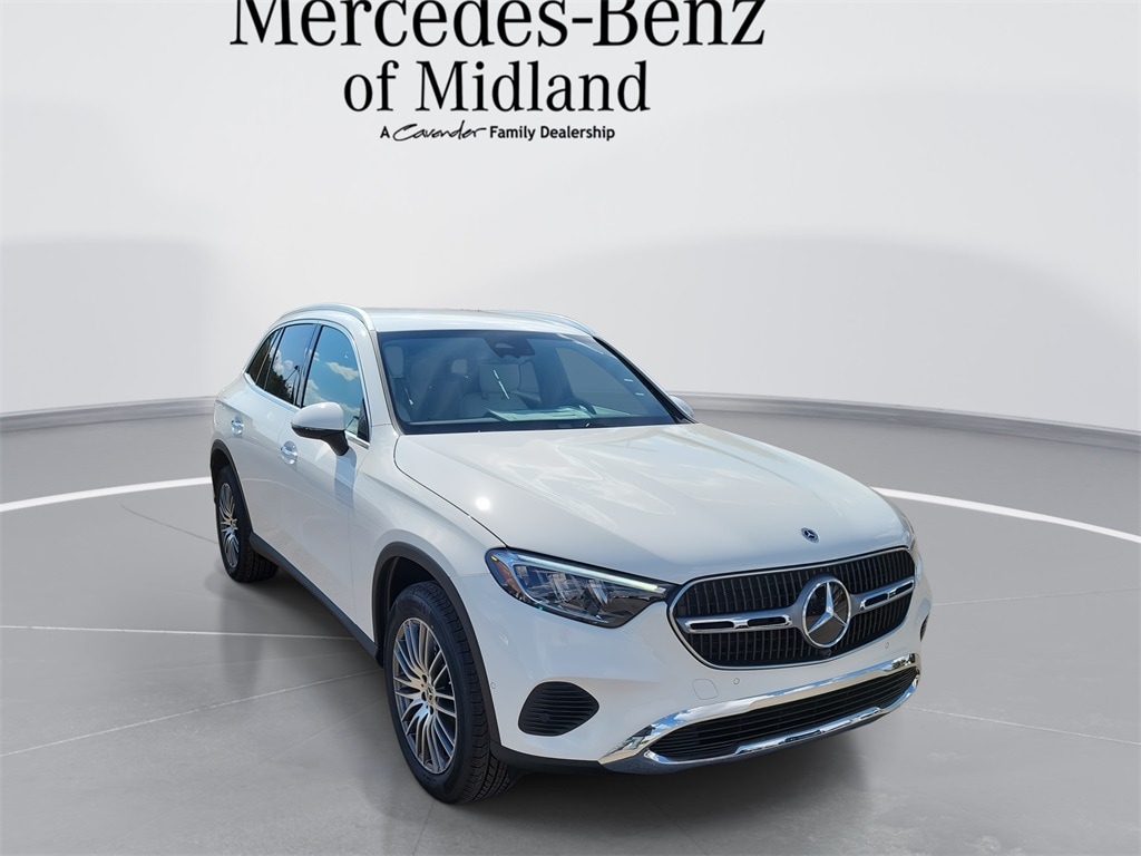 2026 Mercedes-Benz GLC Base's photo