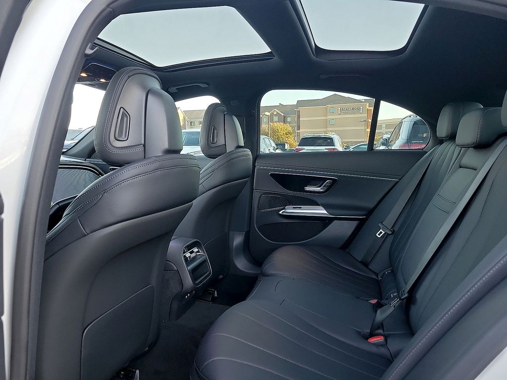 2026 Mercedes-Benz E-Class E350 - Photo 13