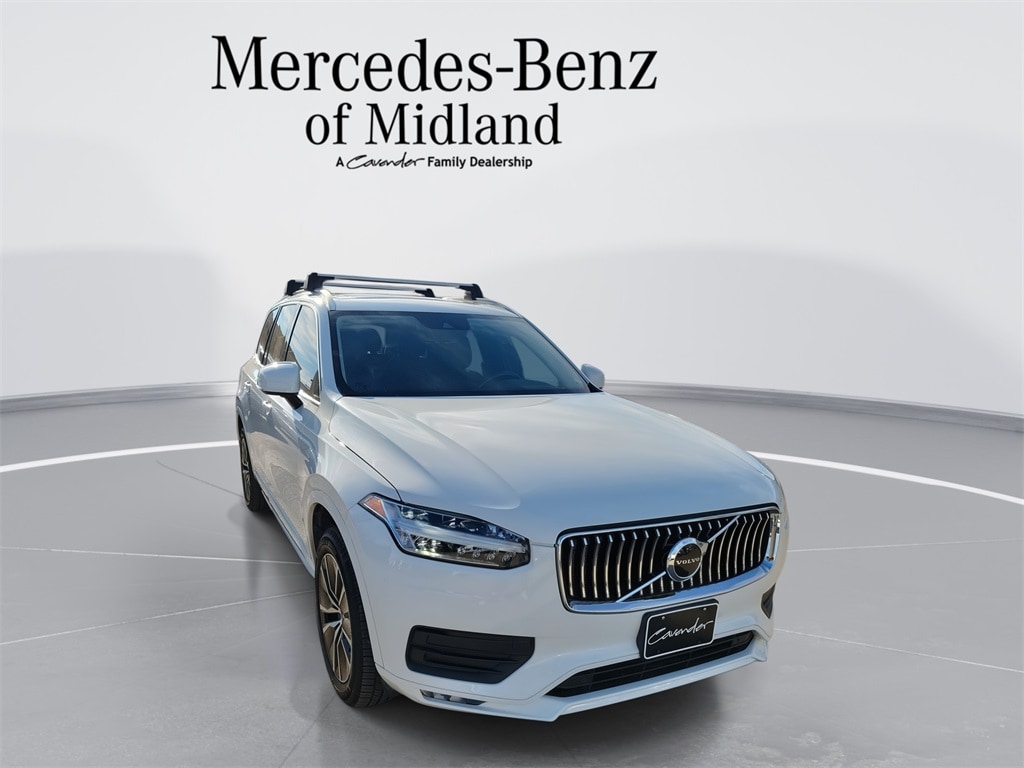 2020 Volvo XC90 Momentum's photo