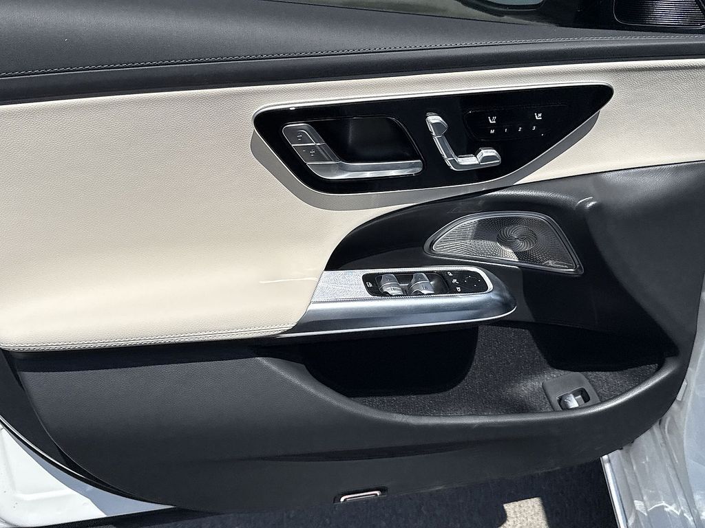 2026 Mercedes-Benz E-Class E350 - Photo 15
