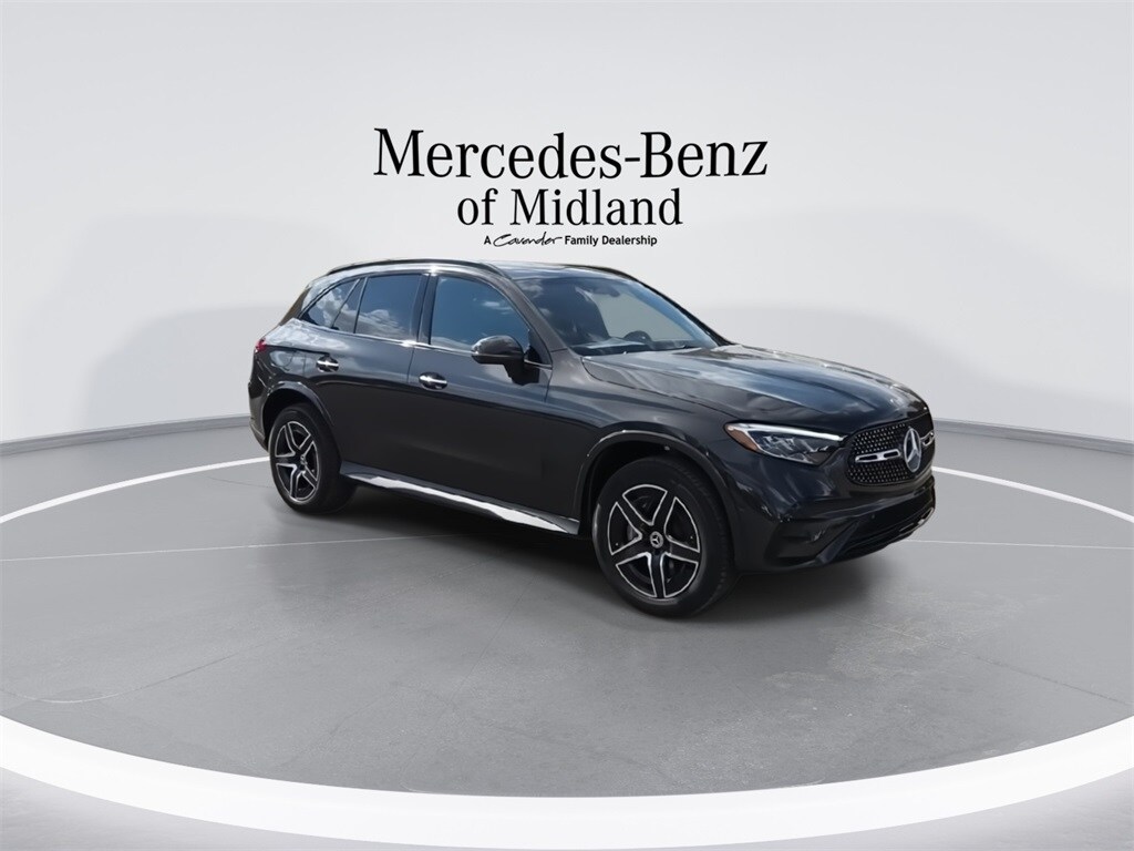2026 Mercedes Benz GLC 300 4MATIC photo 2