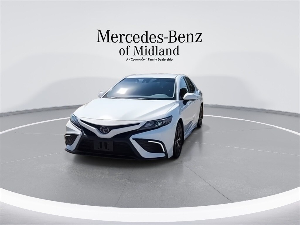 2023 Toyota Camry SE photo 3