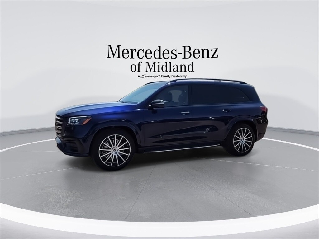 2026 Mercedes Benz GLS 580 4MATIC photo 3