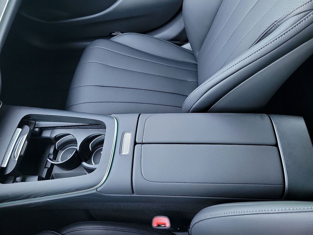 2026 Mercedes-Benz E-Class E350 - Photo 22
