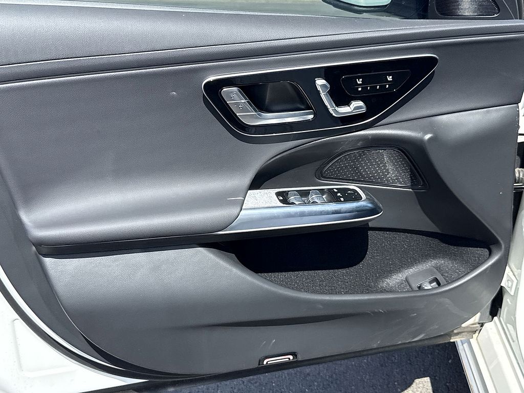 2026 Mercedes-Benz E-Class E350 - Photo 15