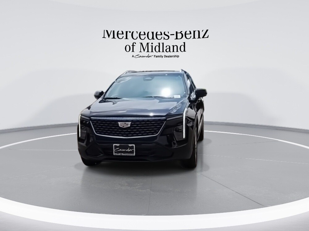 2024 Cadillac XT4 Premium Luxury photo 3