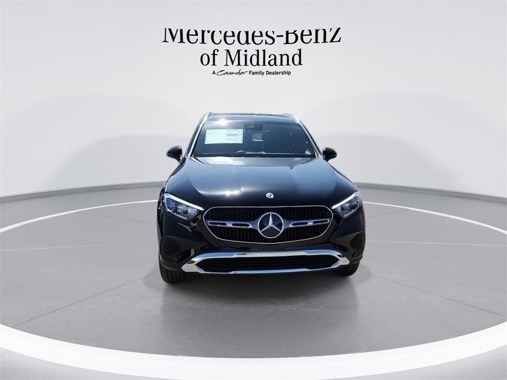 2025 Mercedes Benz GLC 300 4MATIC photo 3