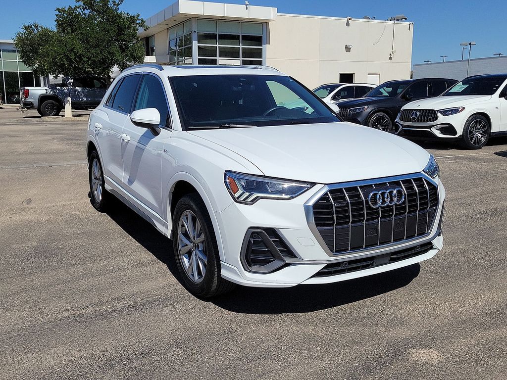 2025 Audi Q3 45 TFSI S Line Premium quattro's photo