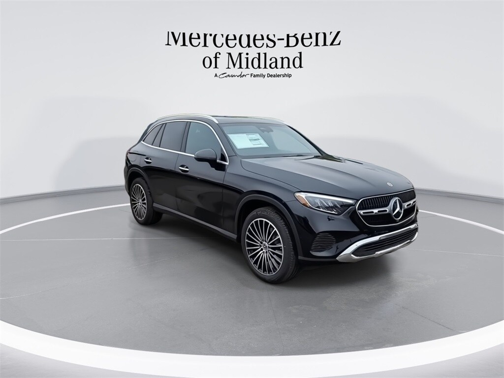 2025 Mercedes Benz GLC 300 photo 2