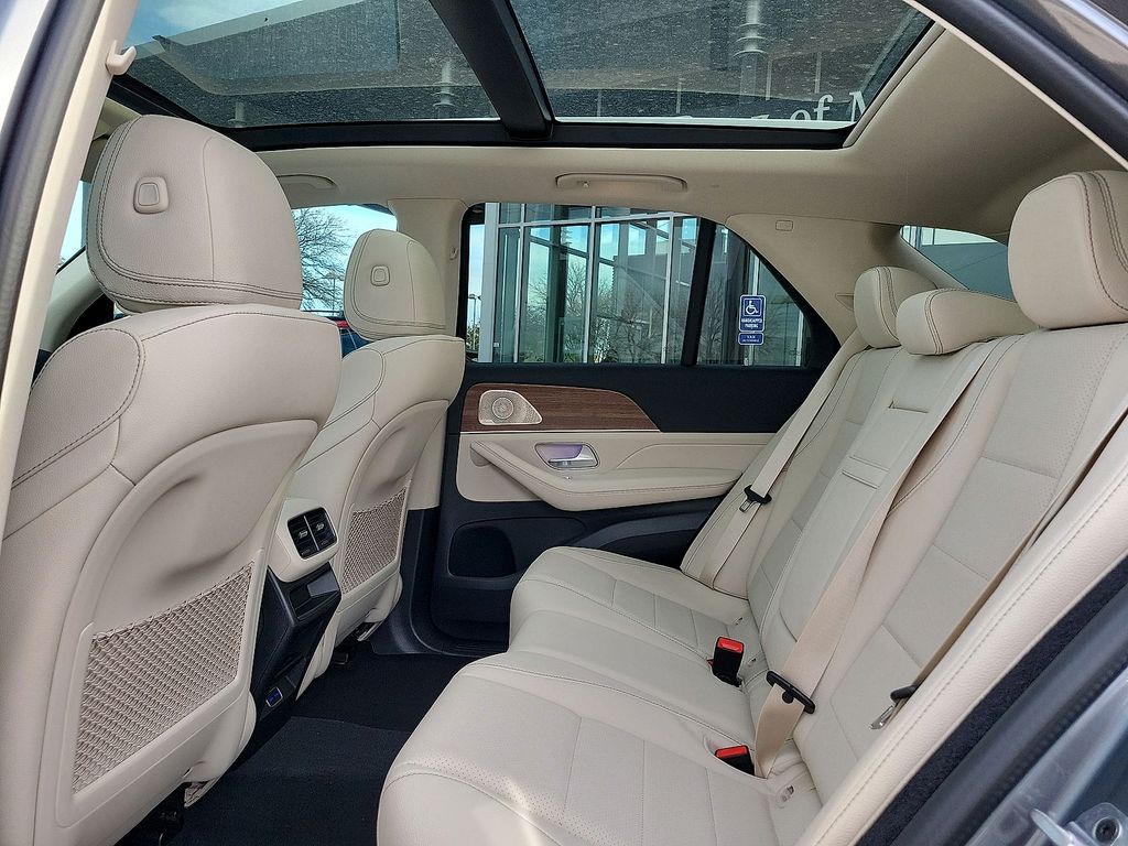 2026 Mercedes-Benz GLE GLE450 - Photo 13