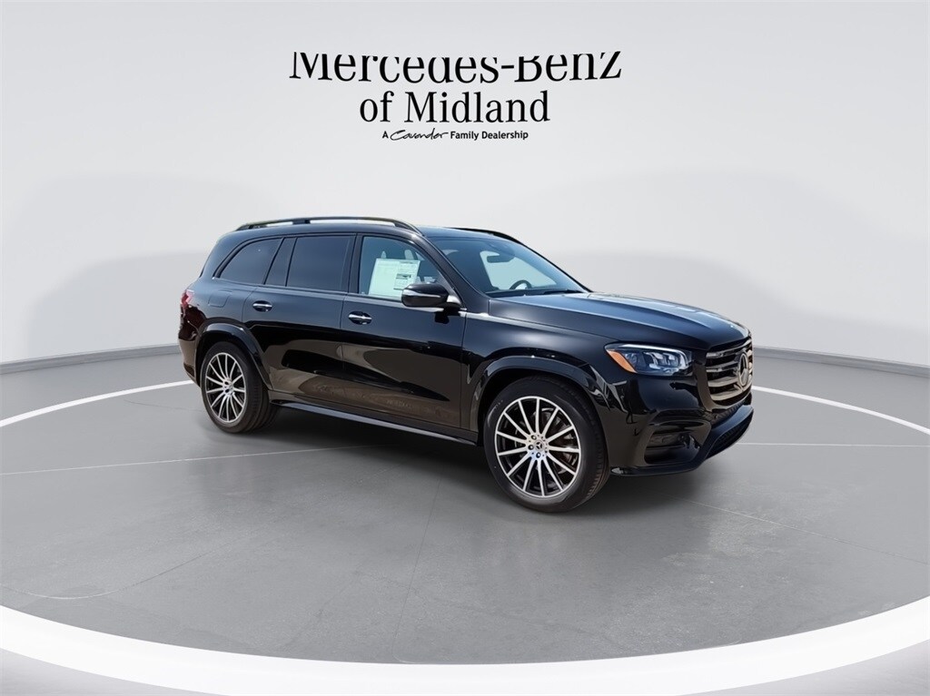 2025 Mercedes Benz GLS 450 4MATIC photo 2