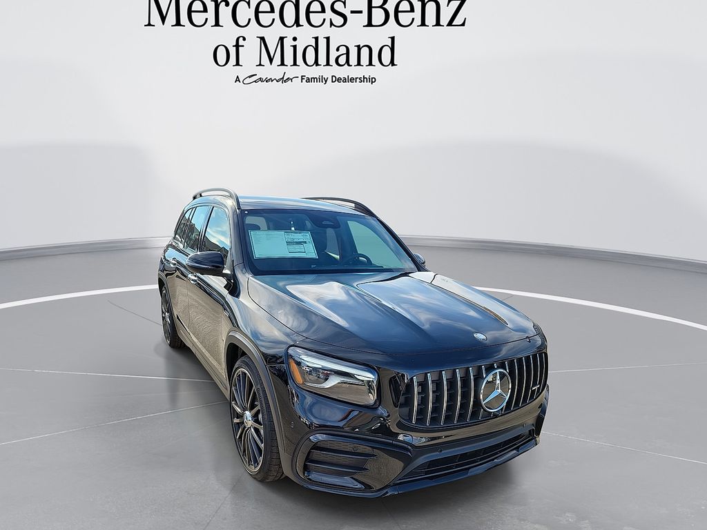 2026 Mercedes-Benz GLB GLB 35 AMG 4MATIC's photo