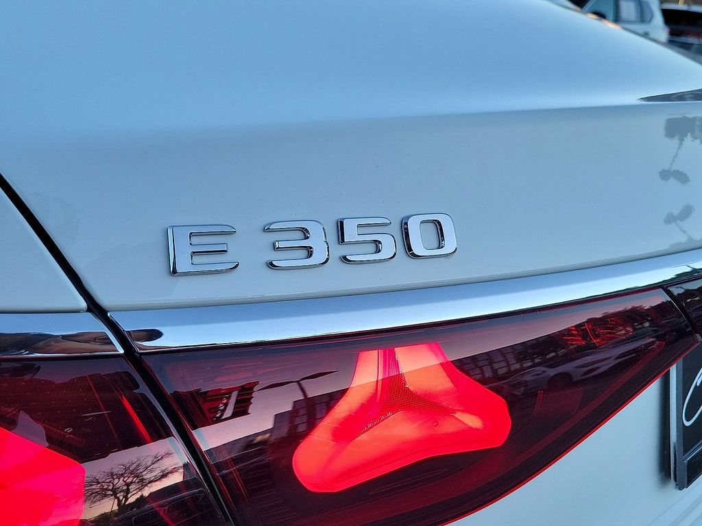 2026 Mercedes-Benz E-Class E350 - Photo 12