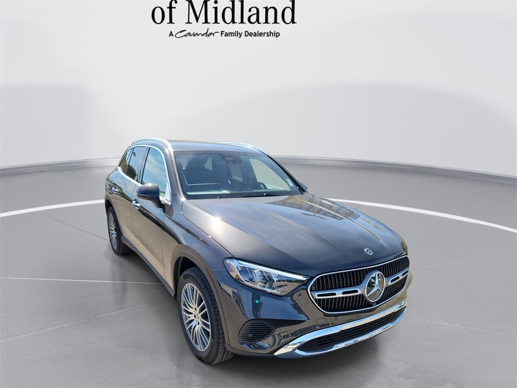 2026 Mercedes-Benz GLC Base's photo