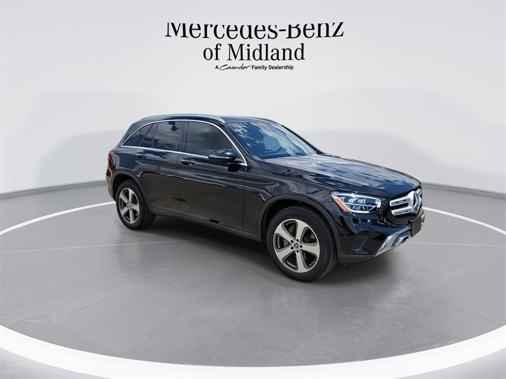 2022 Mercedes Benz GLC 300 photo 2
