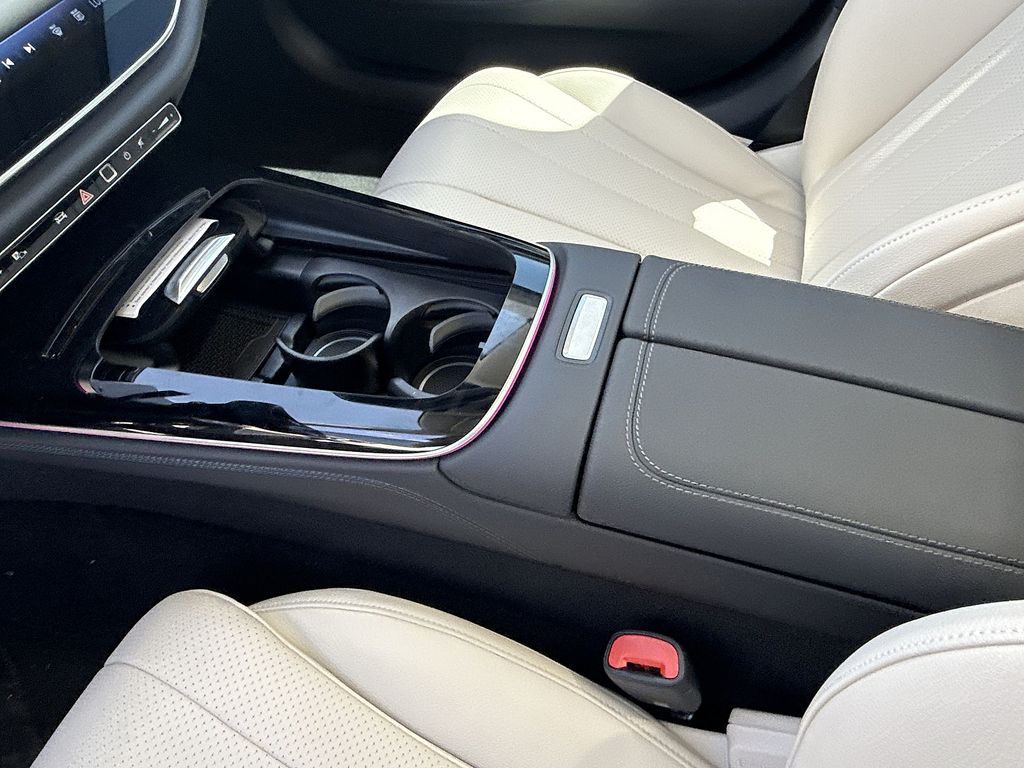 2026 Mercedes-Benz E-Class E350 - Photo 22