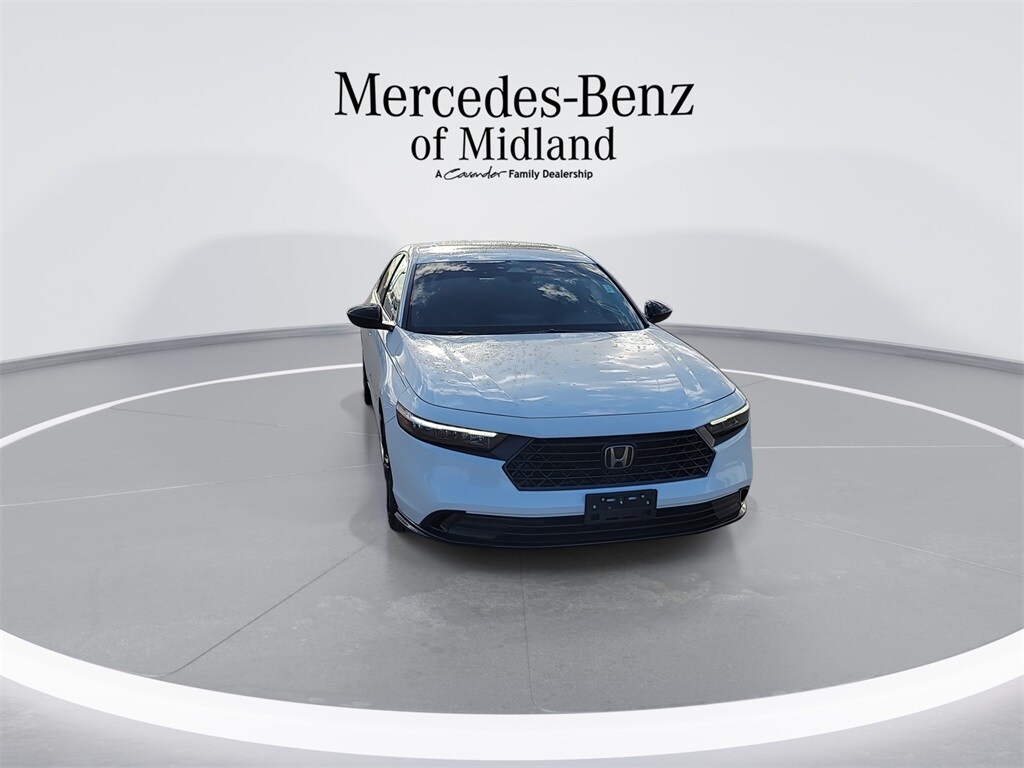 2023 Honda Accord Hybrid Sport-L photo 2