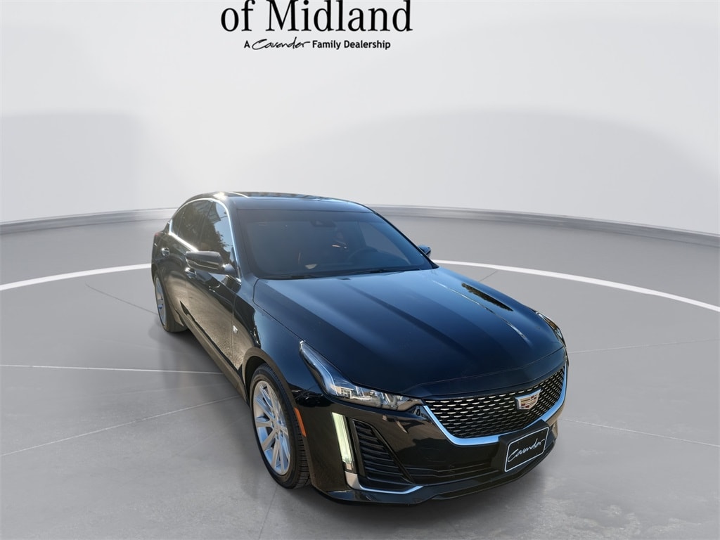 2022 Cadillac CT5 Luxury's photo