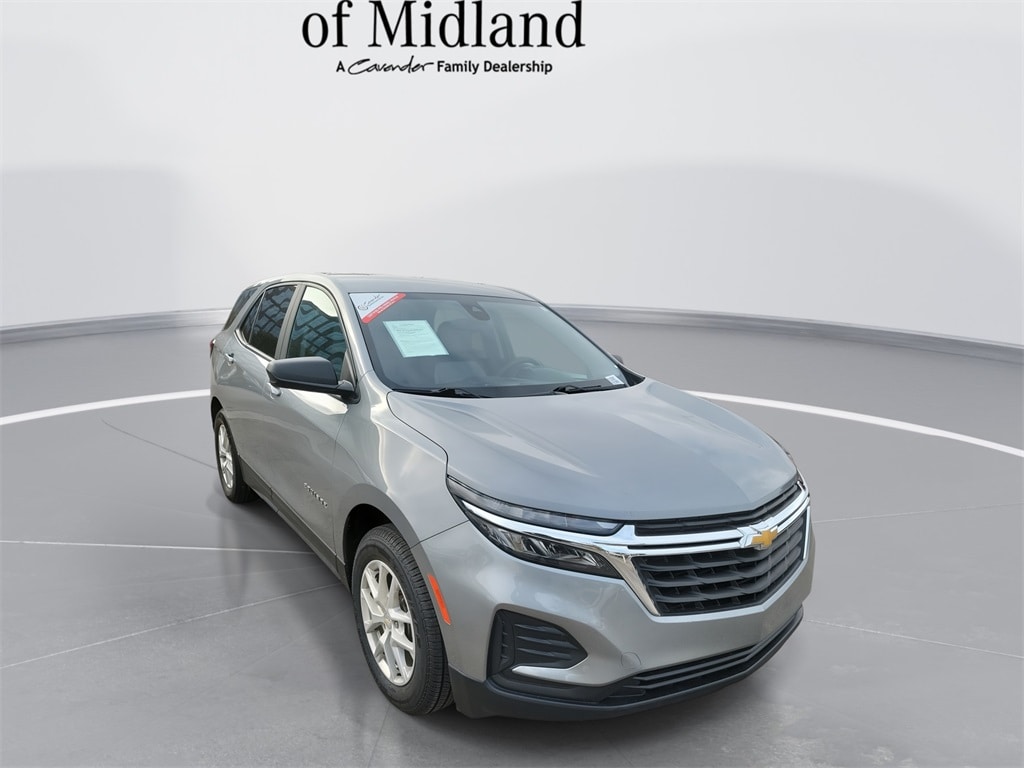 2023 Chevrolet Equinox LS's photo