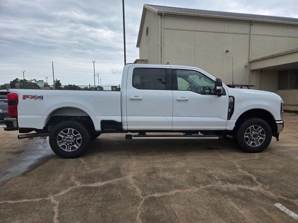 Used 2025 Ford F-350 Lariat Truck Crew Cab