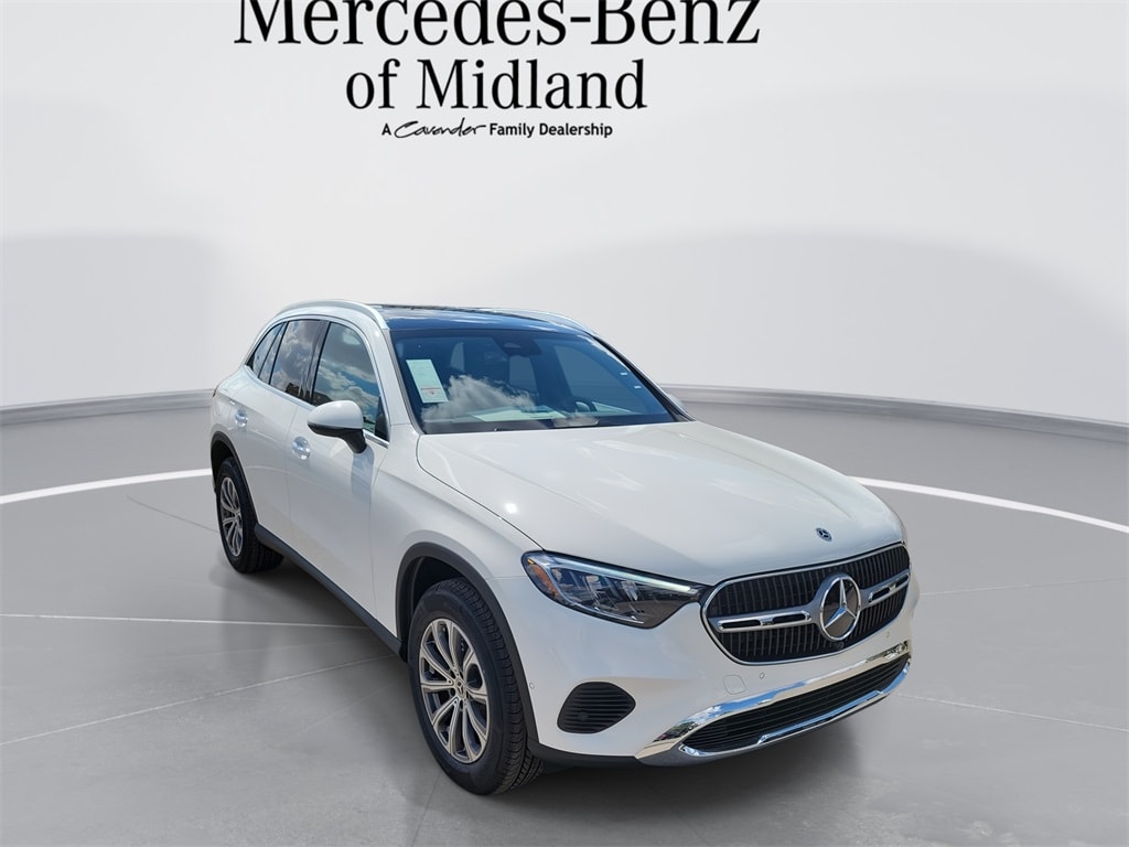 2026 Mercedes-Benz GLC Base's photo