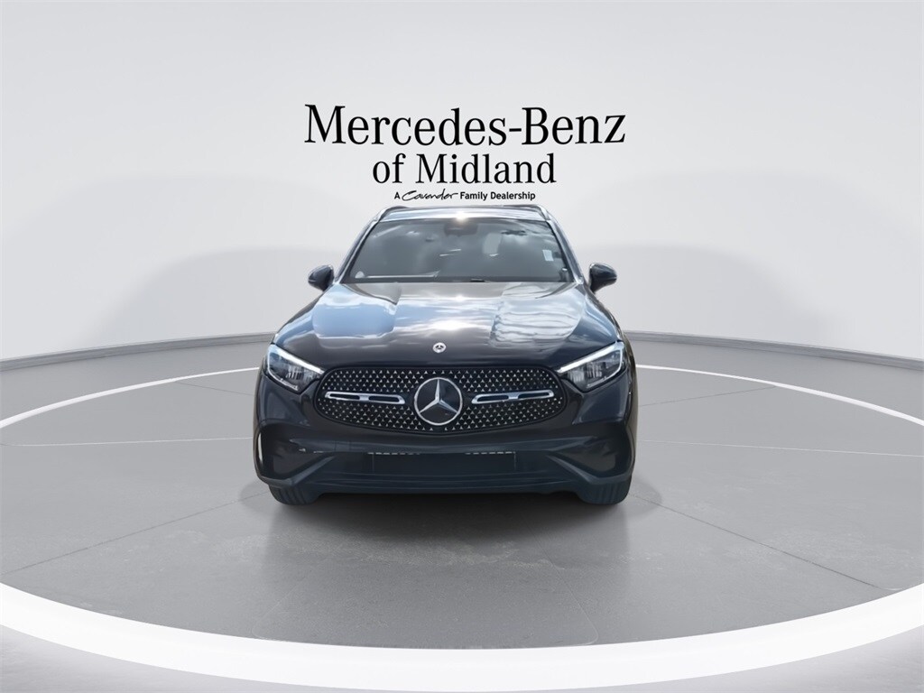 2026 Mercedes Benz GLC 300 4MATIC photo 3