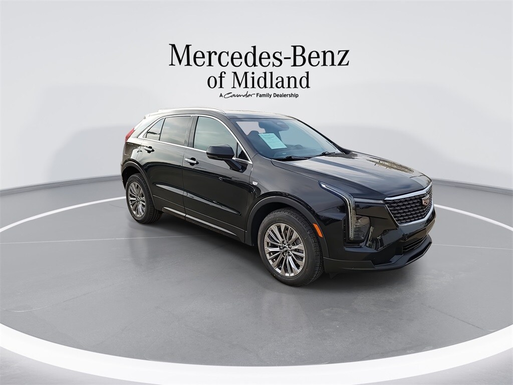 2024 Cadillac XT4 Premium Luxury photo 2