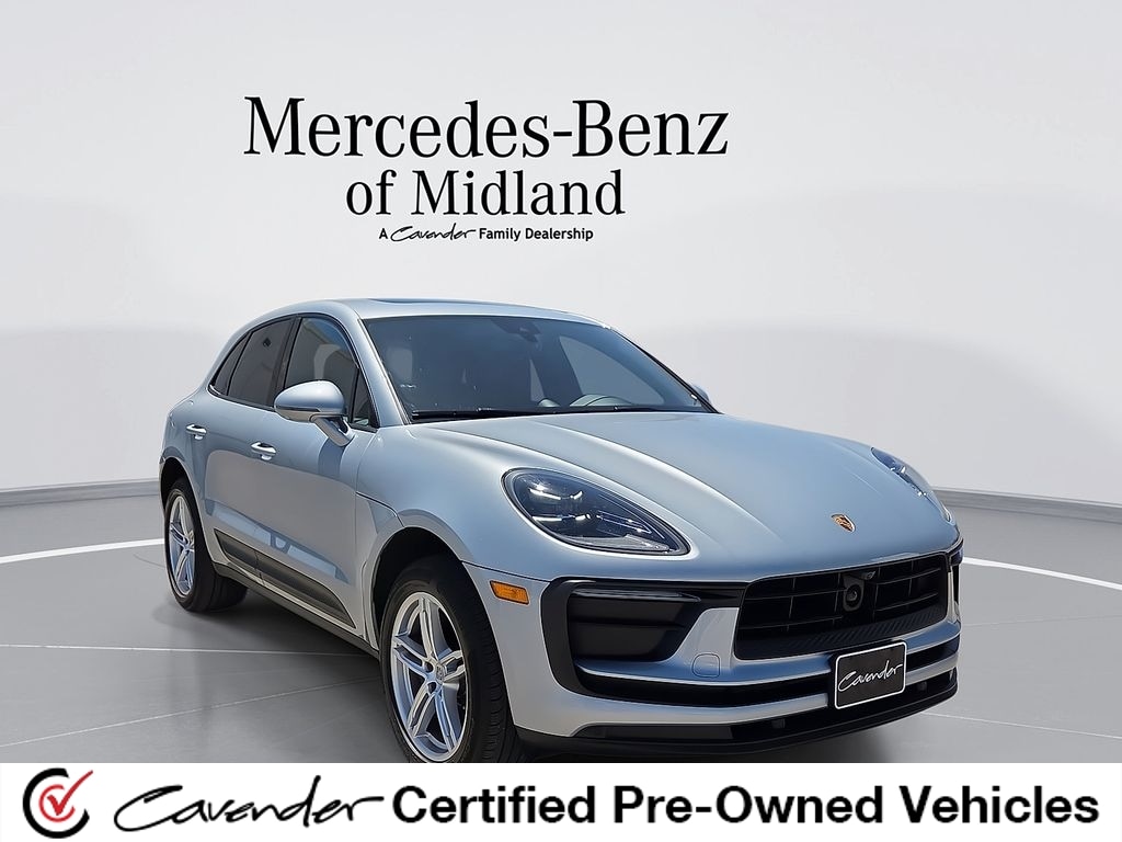 2025 Porsche Macan -'s photo