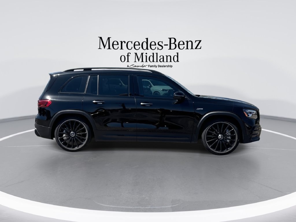 2026 Mercedes-Benz GLB AMG GLB 35 - Photo 9